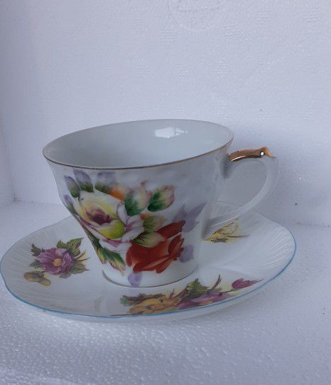 Vintage Shelly Teacup And Saucer Set