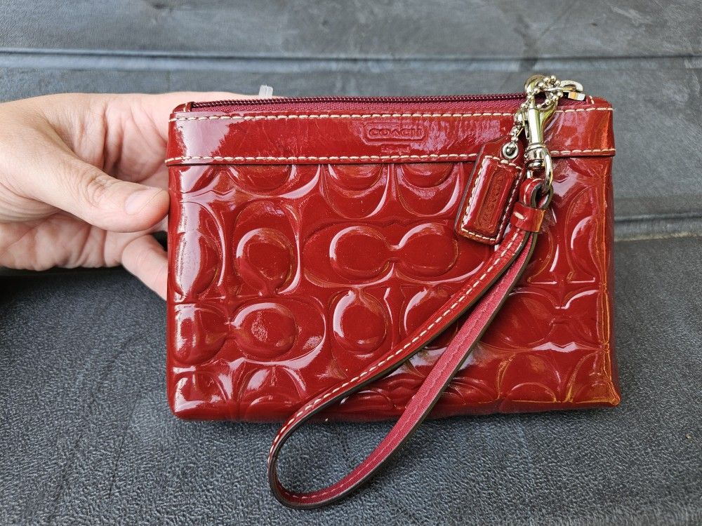 PENDING...LIKE NEW Coach Wristlet