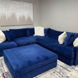 Custom Living Spaces Sectional/Couch