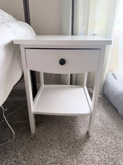 Night stand/beside table