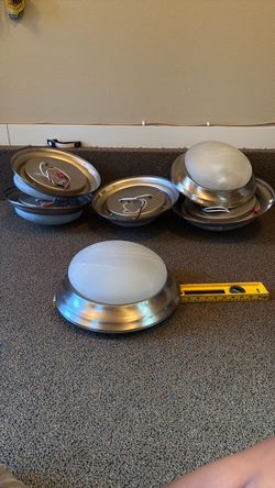 Ceiling light fixture
