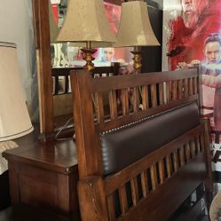 Queen Size Bedroom Set.