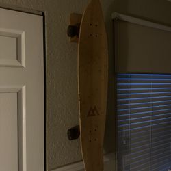 SKATEBOARD LONGBOARD WITH WALL RACK