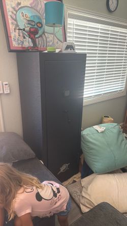 Brand new safe three months old decided to move back into apartment. It’s too big for me to take with me for sale.