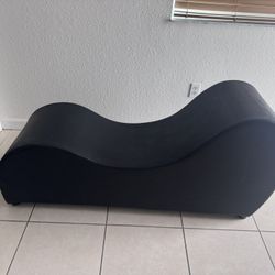 Love Sofa - Yoga Sofa