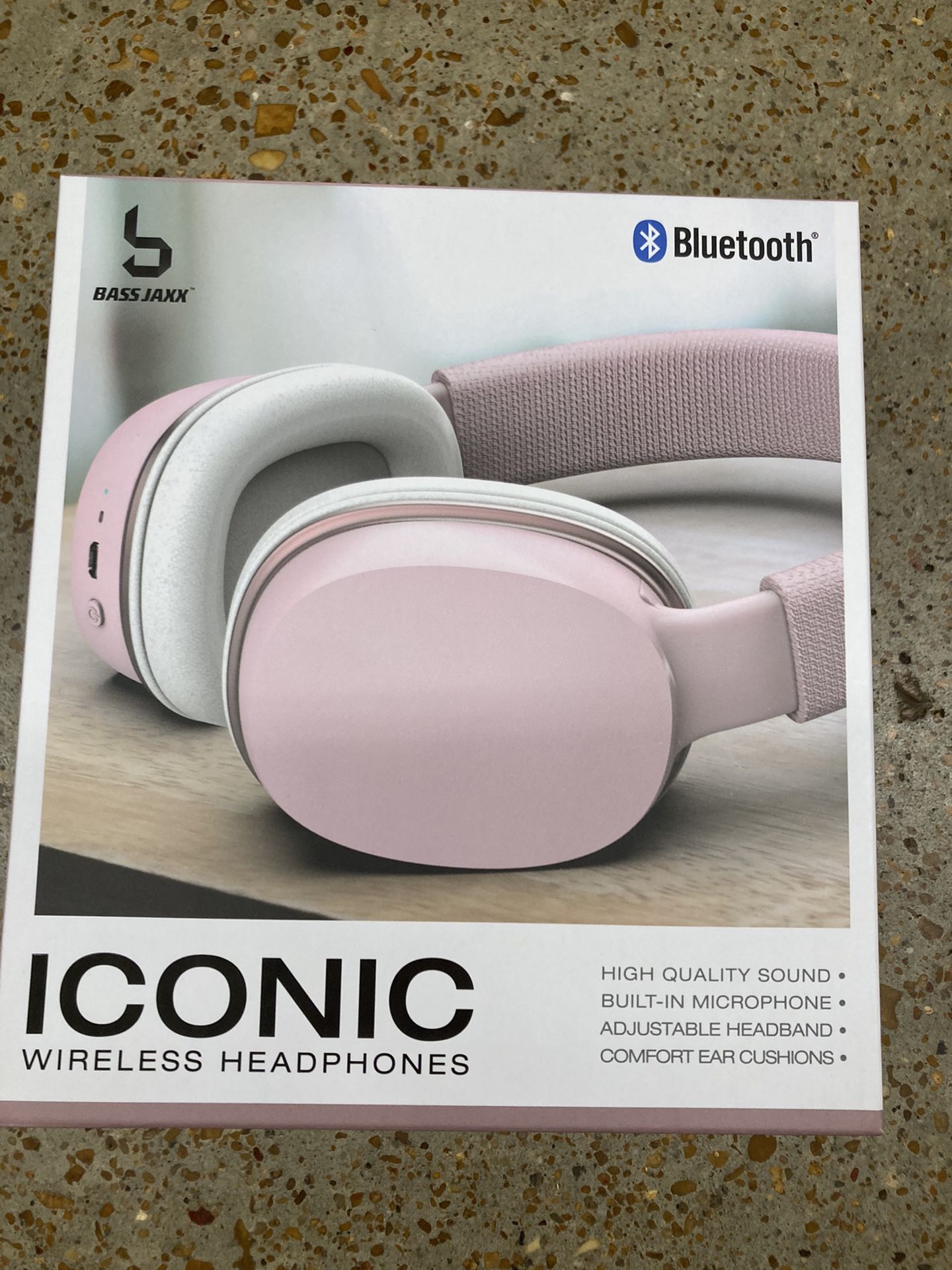NWT Bluetooth wireless headphones