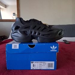Adifom Climacool J "Triple Black " Size 5.5Y Brand New 
