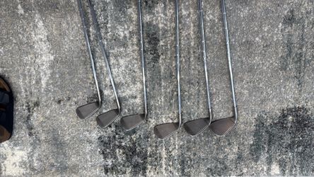 Ping G25 Iron Set 5i-PW. Regular Flex. Red Dot. Original Grips.