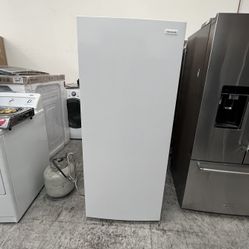 NEW UPRIGHT FREEZER