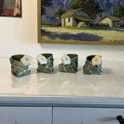 4 Adorable leaf & blossom napkin holders