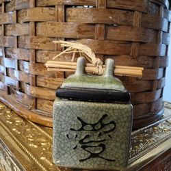 Chinese crackle glaze ceramic  candle in  lidded holder