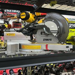 DEWALT 15 Amp Corded 12 in. Double Bevel Sliding Compound Miter Saw with XPS technology, Blade Wrench and Material Clamp