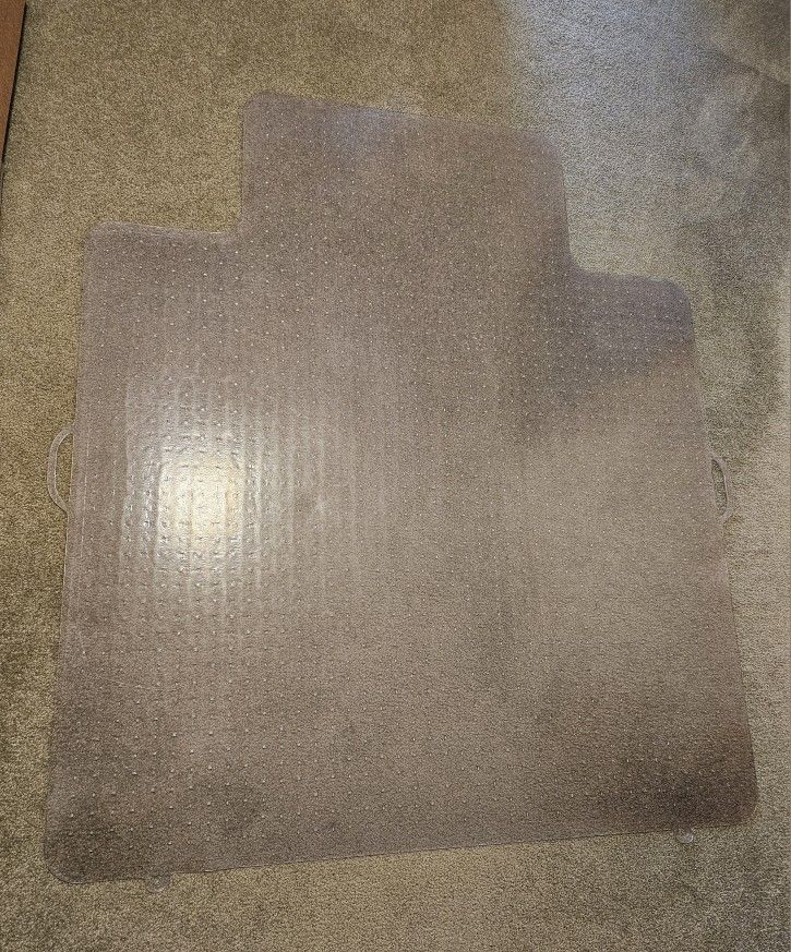 Desk Chair mat with lip for on carpet