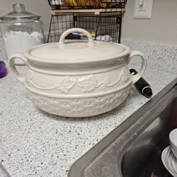 Celebrating Home Stoneware