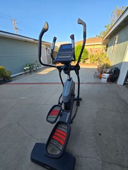 Free motion exercise machine