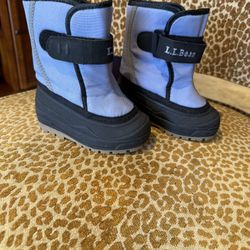 Little Girl boots Size: 6 toddler, Color: lilac , 