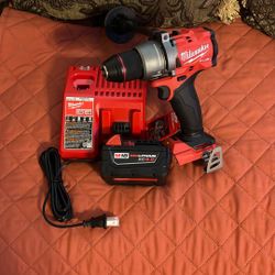 Milwaukee M18 Hammer Drill With XC5.0 & Dual Charger