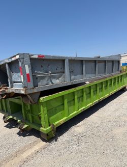 Lowboy container