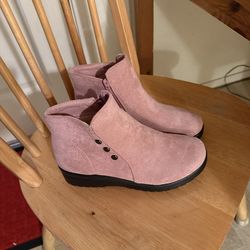 Ladies boots size 7