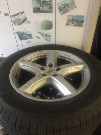 2016 Ford Explorer (3) rims and tires