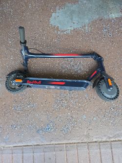 Scooter Red Bull