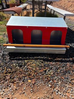 3-Hole Chicken Nesting Box