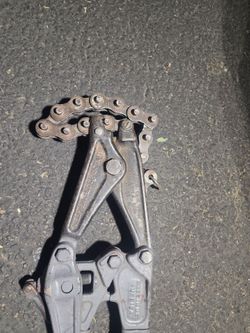 Snap cutters for cast iron and clay pipe