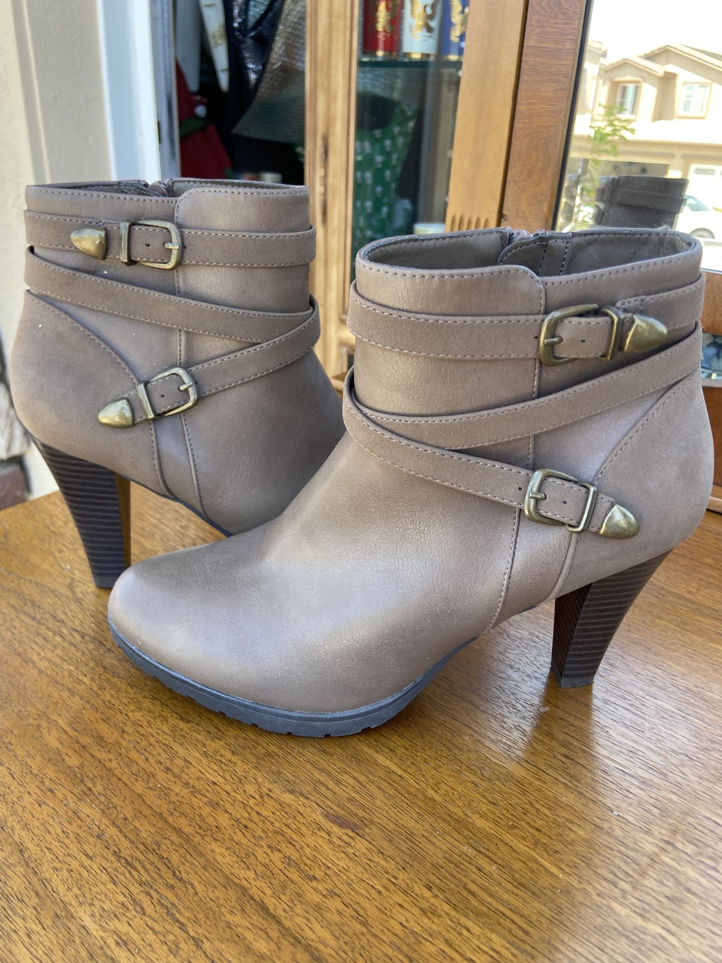 New 9.5 Boots