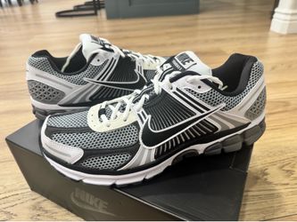 Nike Vomero 5