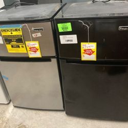 Magic Chef 3.1 cu Mini Fridge