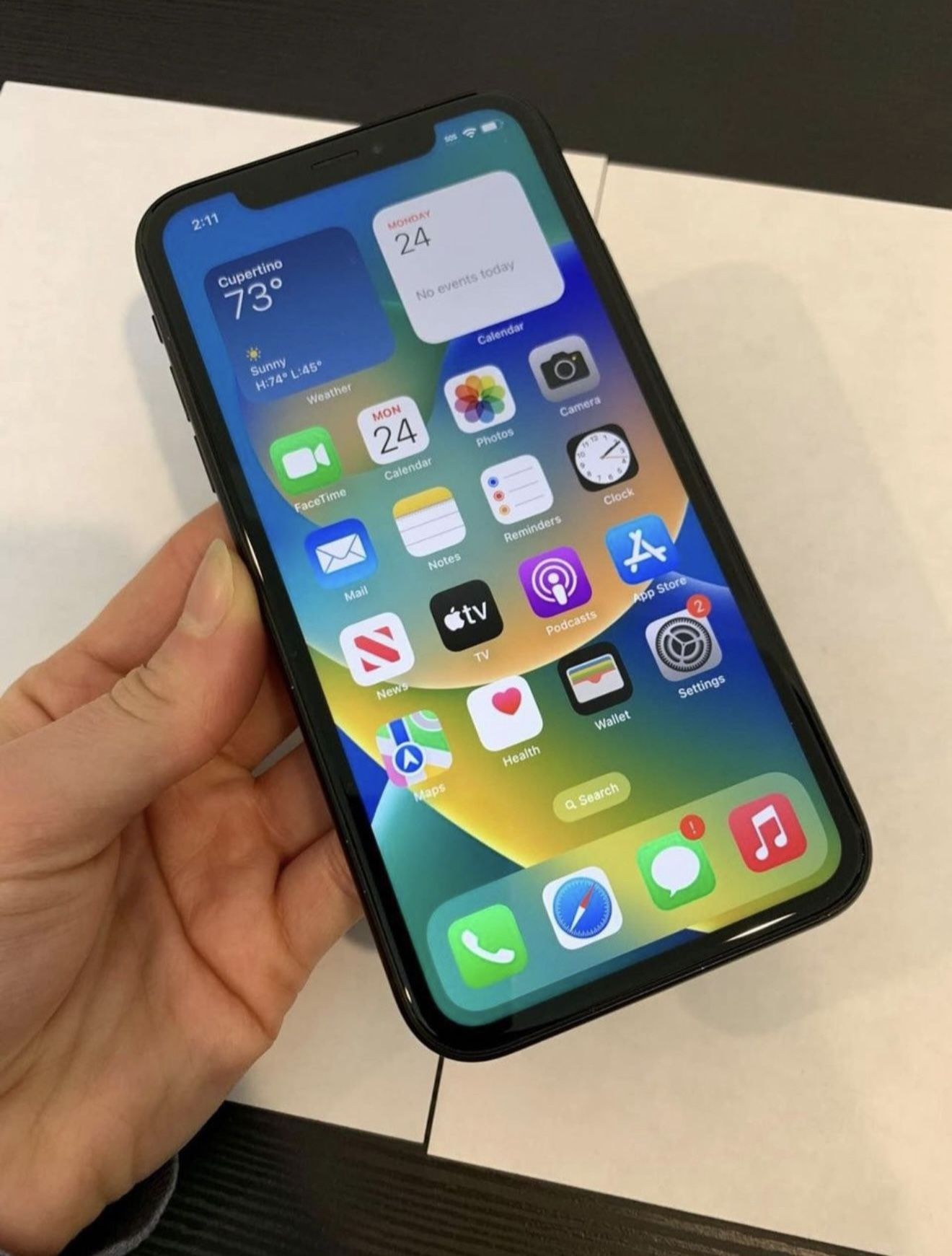 iPhone XR Unlocked (excellent Condition)