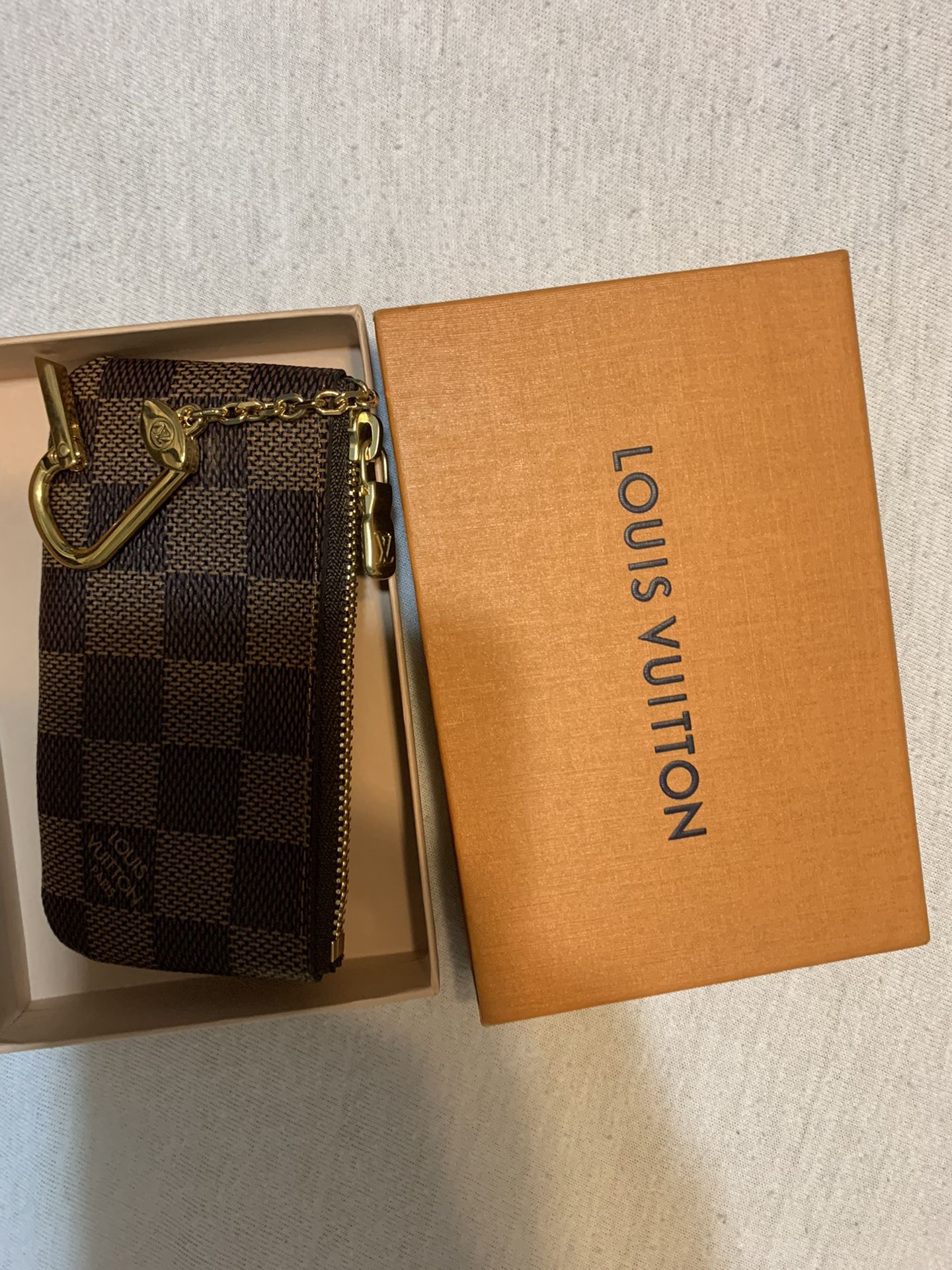 BRAND NEW LOUIS VUITTON AND GUCCI SHOPPING BAGS AND BOXES for Sale in Fort  Lauderdale, FL - OfferUp