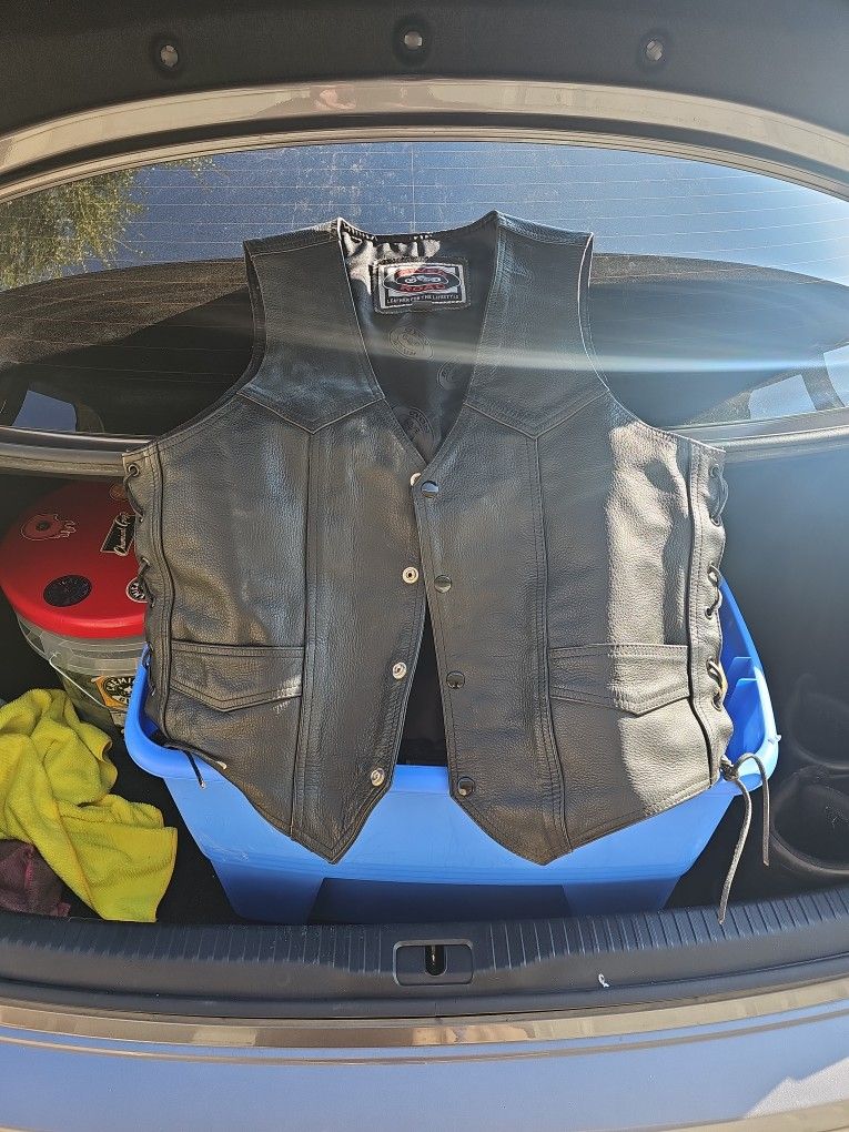 River Road Black Leather Vest.