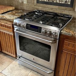 GE Café™ Series Free Standing Dual-Fuel Range with Baking Drawer - C2S980SEM1SS