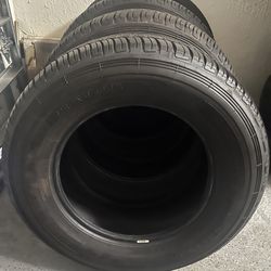 265/65/18 Dunlop Grandtrek