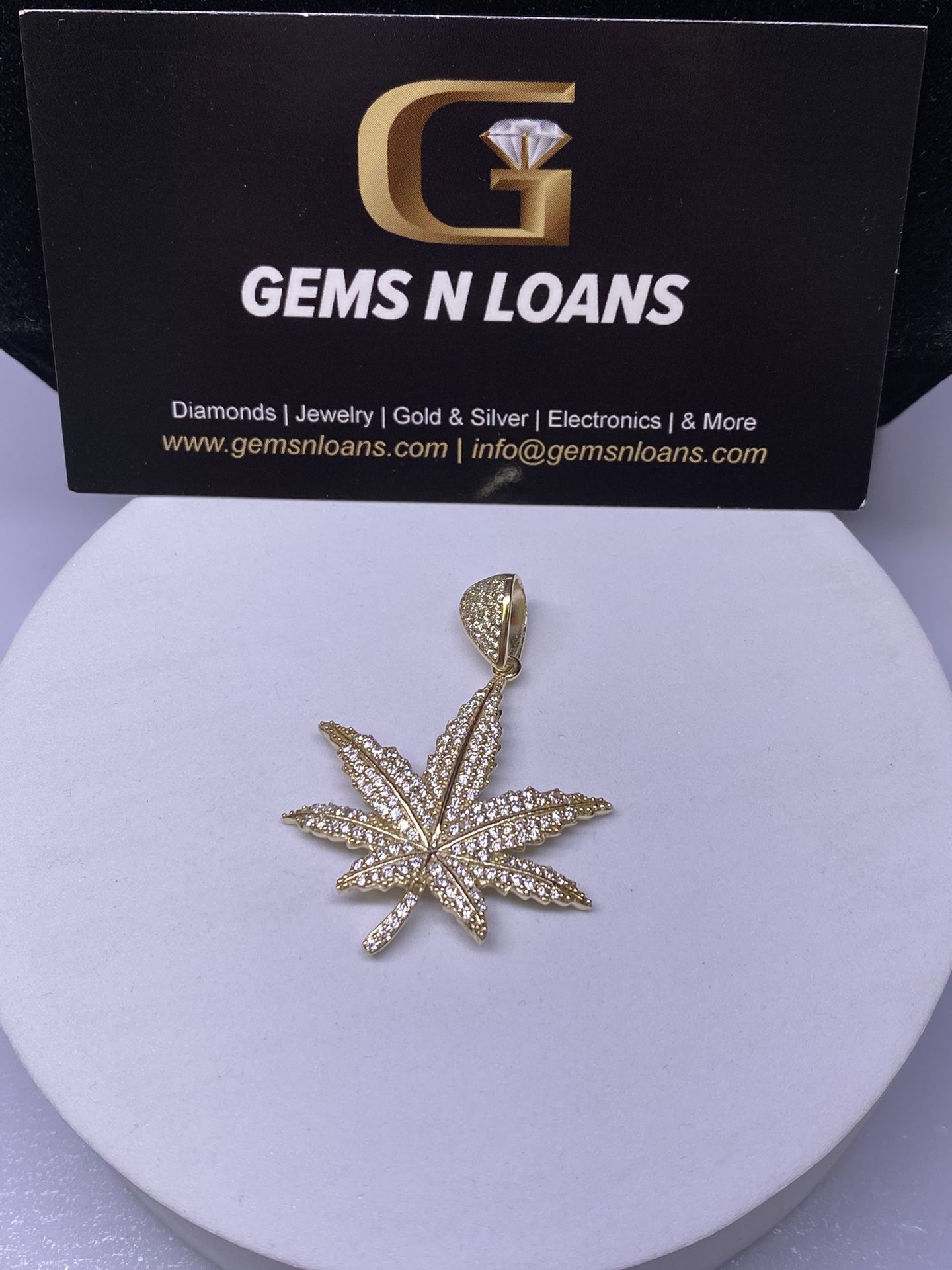 10k Hemp Leaf Pendant