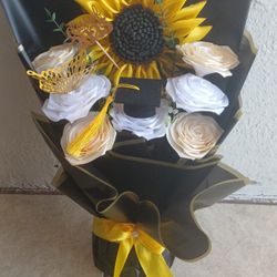 Ramo De Tosas Eternas Para Graduación 