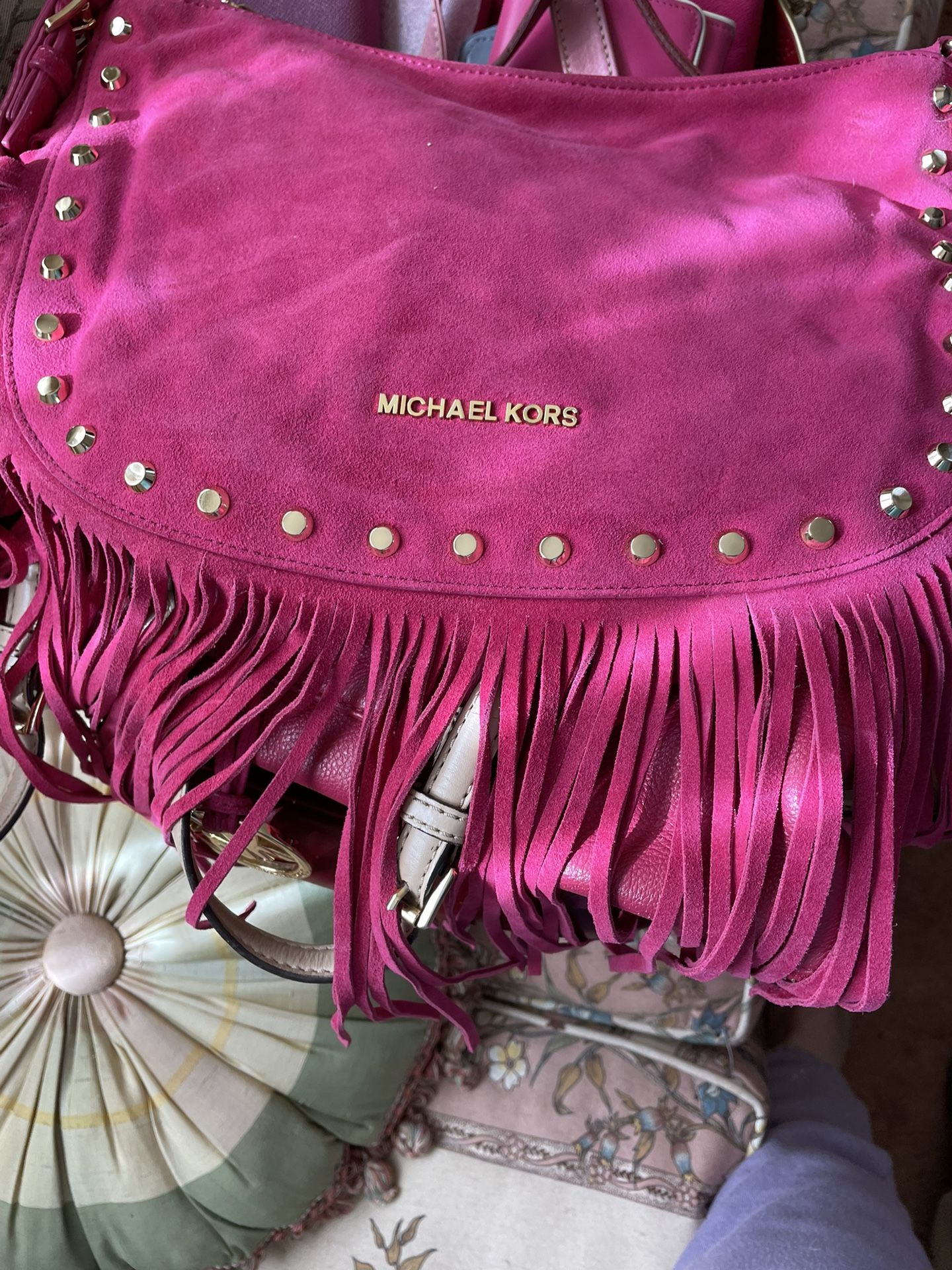 Michael Kors Suede Fringed Bag Ras berry Color
