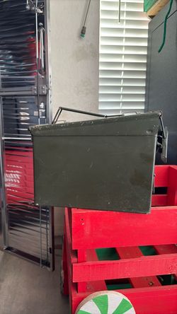 Metal ammo box