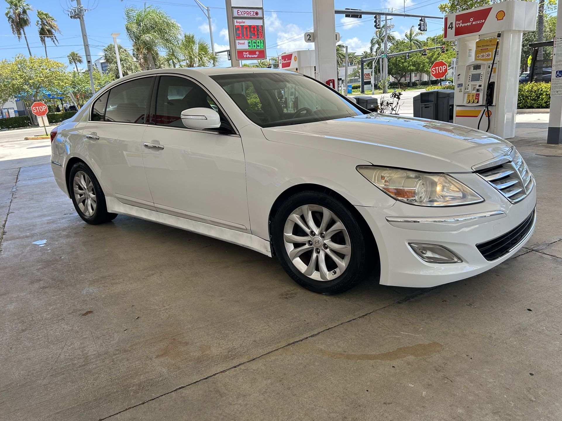 2013 Hyundai Genesis