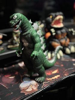 Godzilla 9”