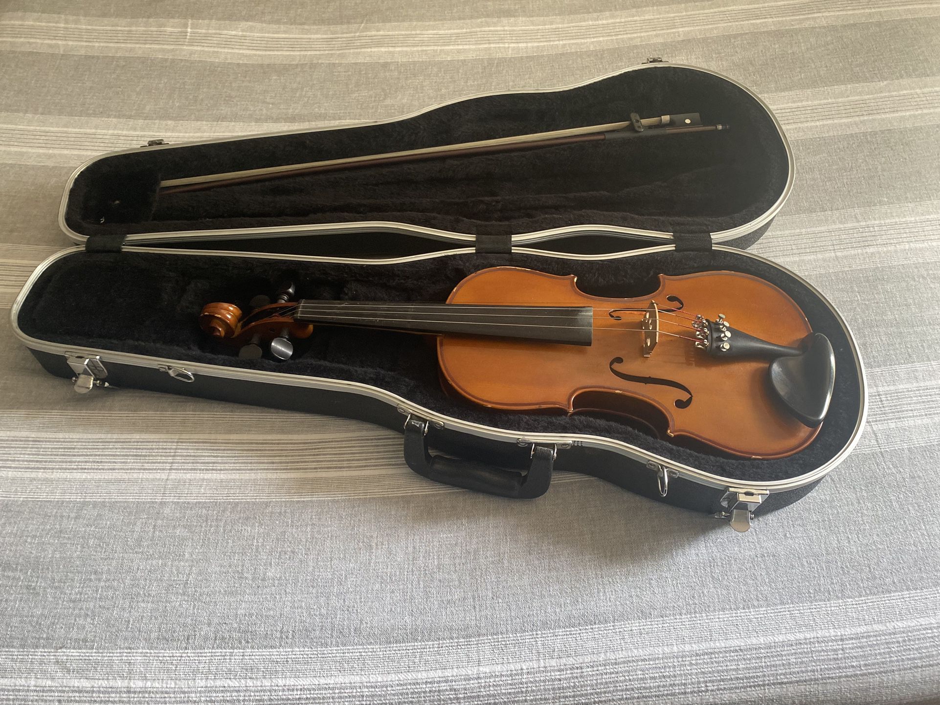Glaesel V12014 4/4 Violin