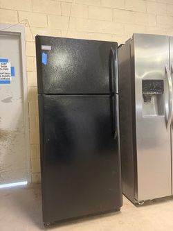 Frigidaire Black Top-Freezer Refrigerator