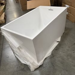 47” Bathtub Made Of Fiberglass And Acrylic