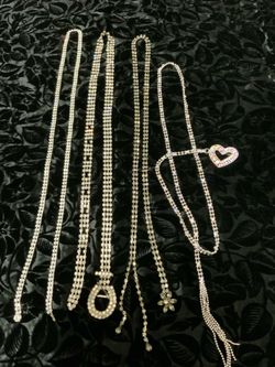 Cinturones de diamantes fake
