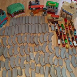 Huge Lot of Thomas and Friends Train Set