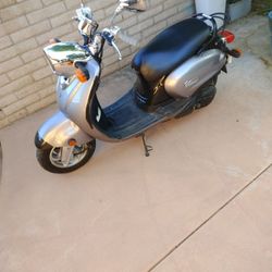 2009 Yamaha 125 Vino Scooter