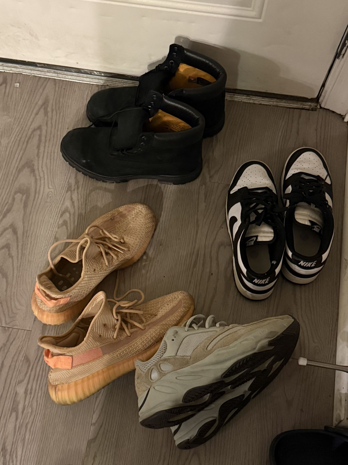 Timbs Yeezys And Dunks Size 10.5