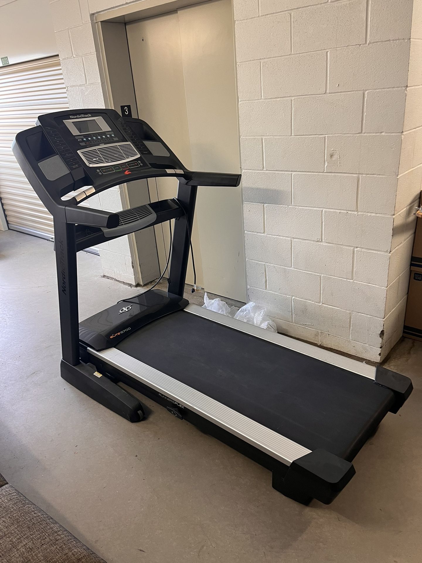 NordicTrack Elite 5700 Treadmill