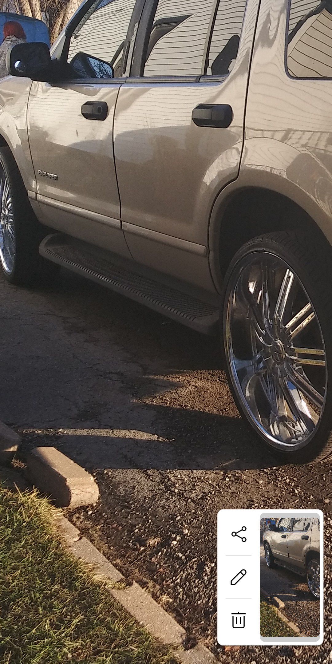 Trade for a newer cell phone and a little money 24 inch rims 5 lug Universal have minor Ben behold are not all of them have Ben though